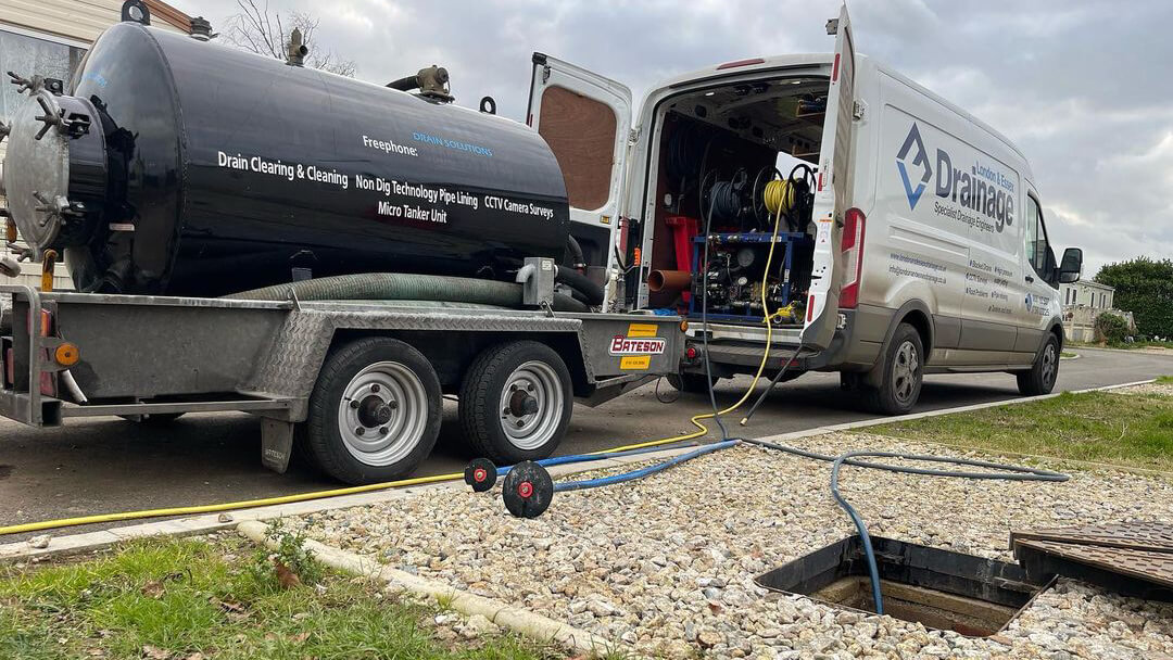 Outside drain unblocking in Essex